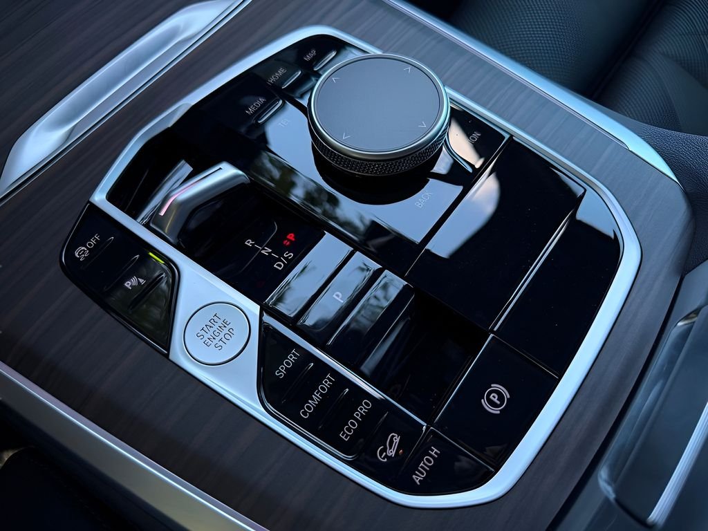 New 2026 Skyscraper Grey Metallic BMW xDrive40i image 21