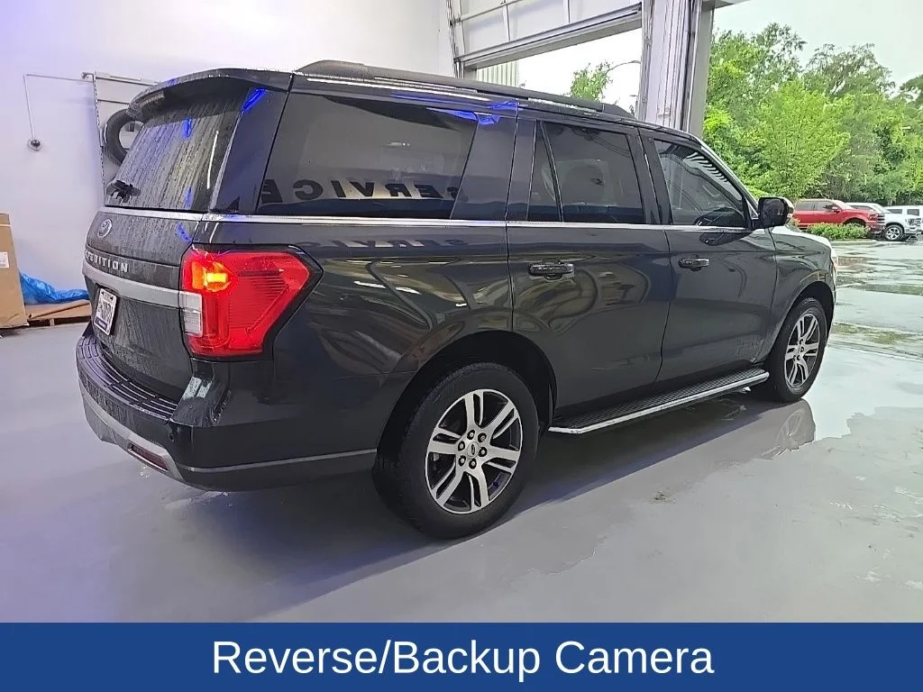 Used 2022 Dark Matter Metallic Ford XLT image 5