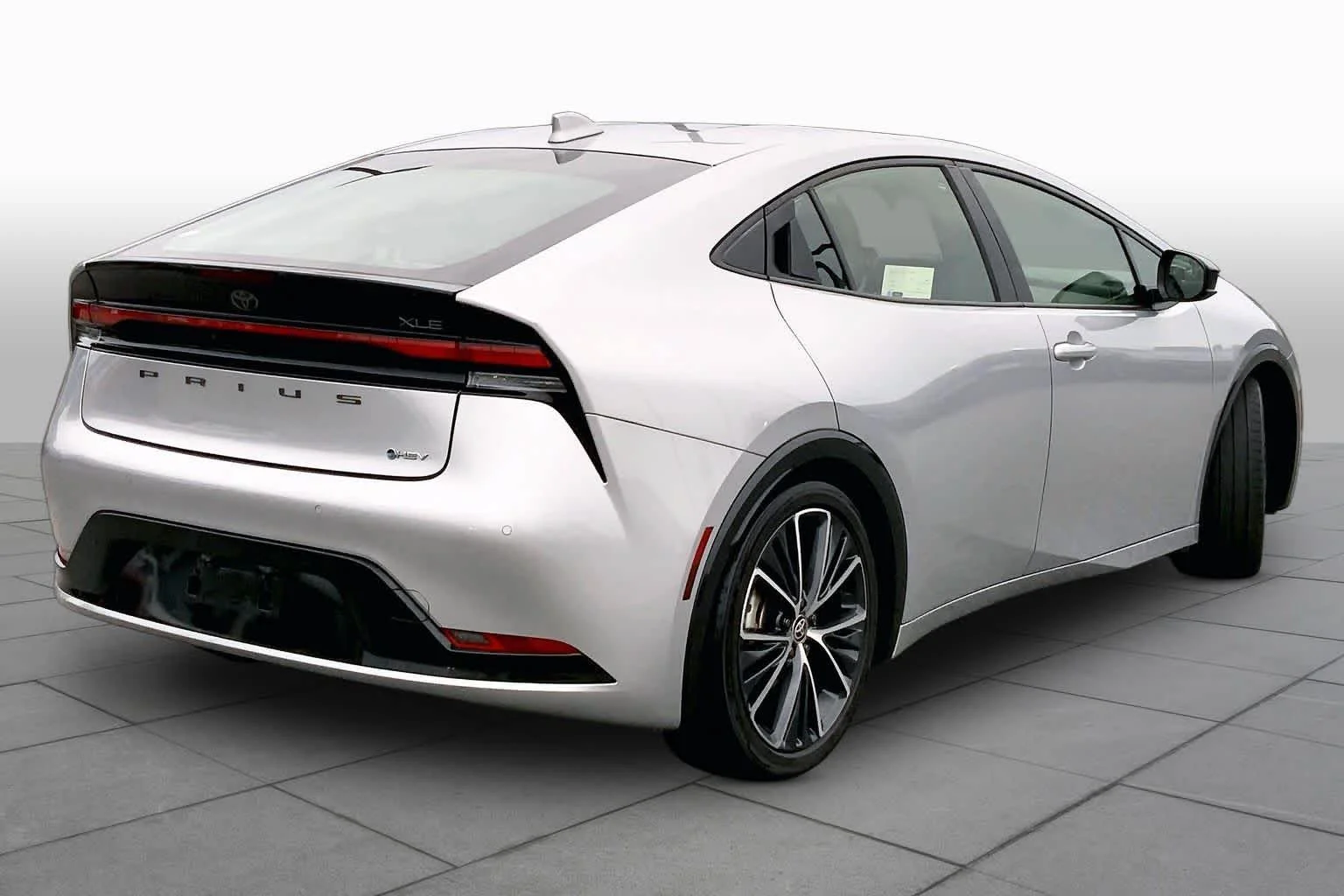 Used 2023 Cutting Edge Toyota XLE image 12