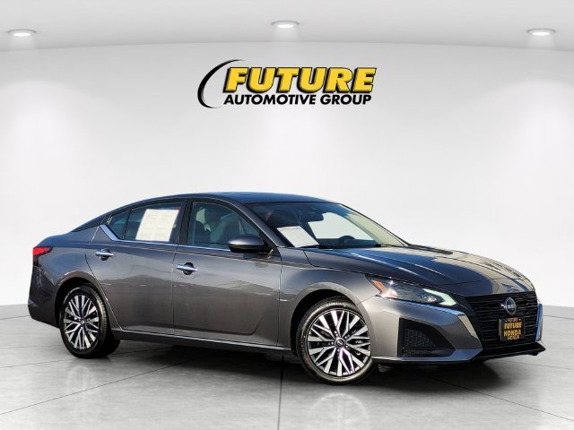 Used 2024 Gray Nissan 2.5 SV image 1