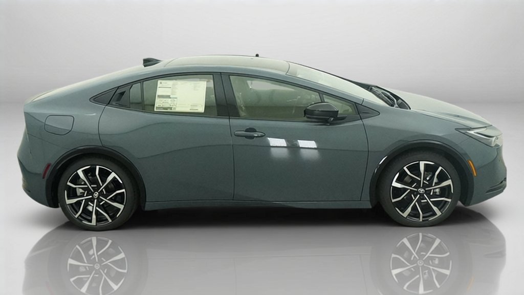 New 2027 Guardian Gray Toyota XSE image 37
