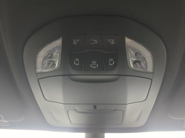 New 2026 Silver Mist Clear-Coat Exterior Paint Chrysler Select image 24
