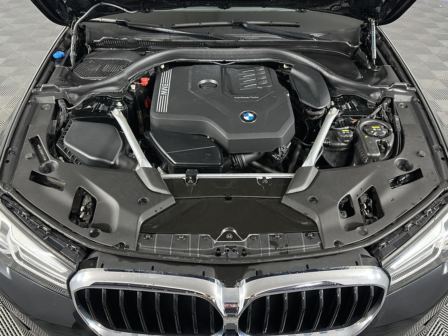 Used 2023 Black Sapphire Metallic BMW 530i xDrive image 2