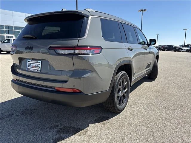 New 2027 Sting-Gray Clearcoat Jeep LAREDO 4X4 image 8