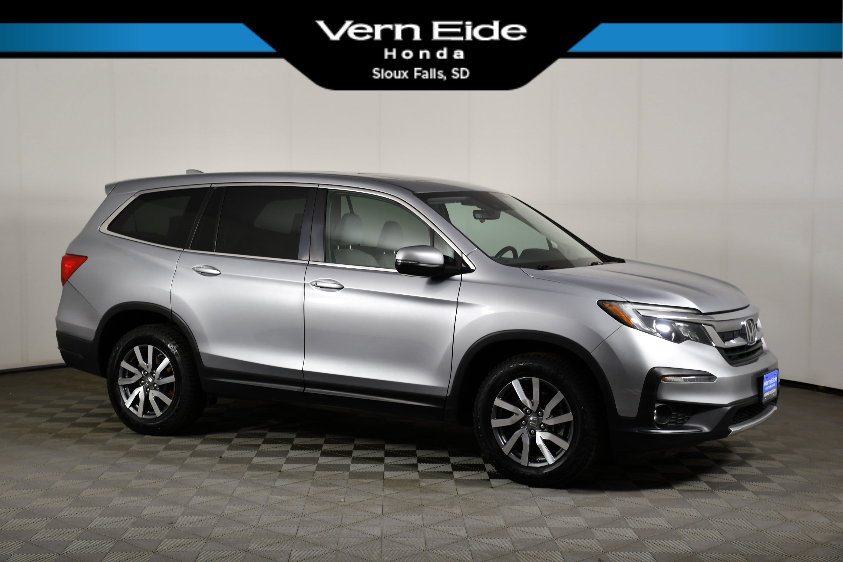 Used 2020 Lunar Silver Metallic Honda EX-L image 1