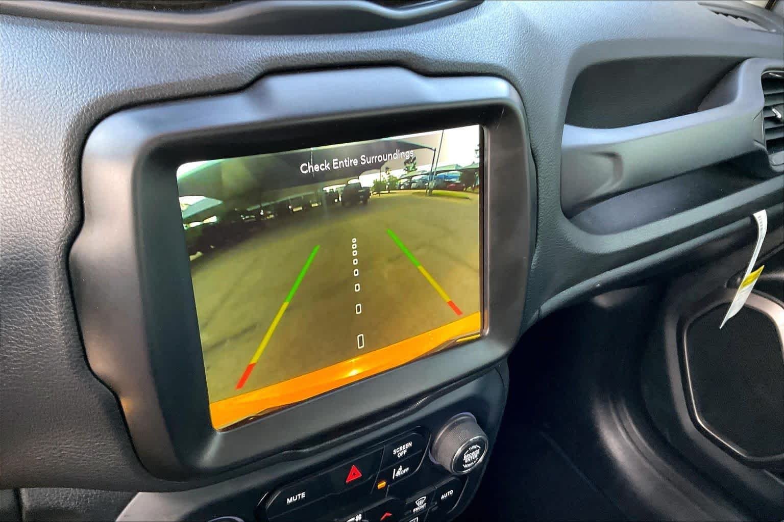 Used 2023 Solar Yellow Clearcoat Jeep Latitude image 26