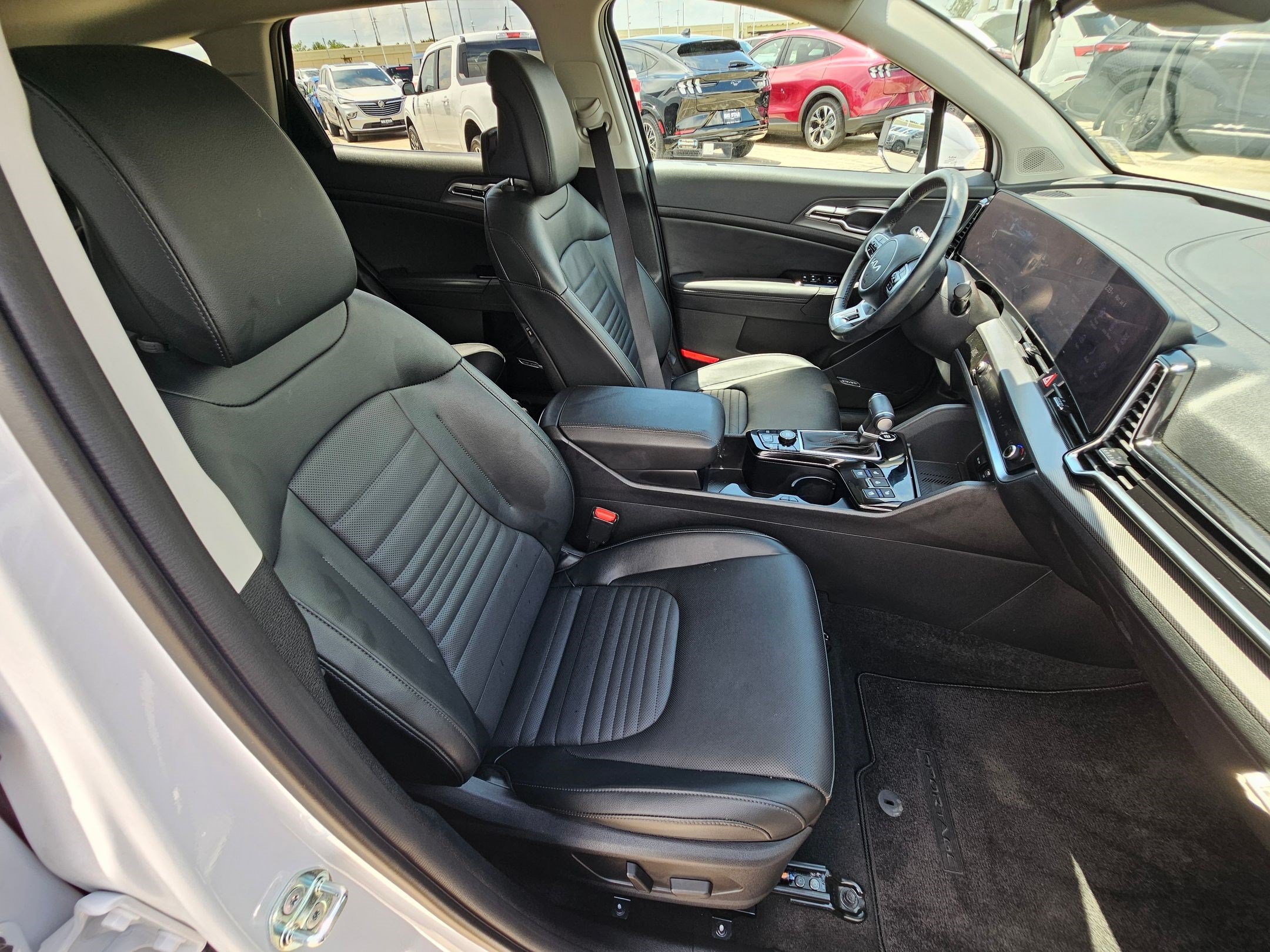 Used 2025 Glacial White Pearl Kia SX-Prestige image 28