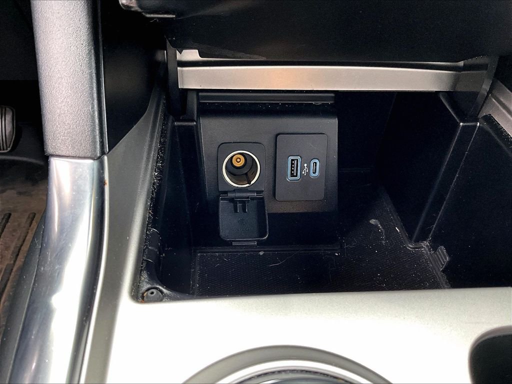 Used 2020 Blue Ford XLT image 27