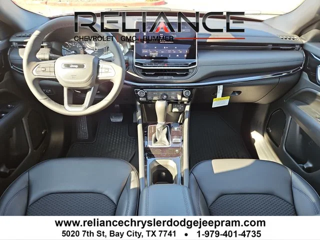 New 2026 Bright White Clearcoat Jeep Latitude image 12
