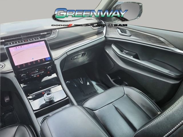 Used 2025 White Jeep Limited image 12