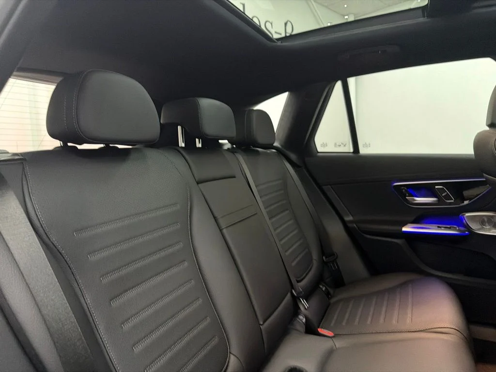 New 2026 Black Mercedes-Benz GLC 300 image 25