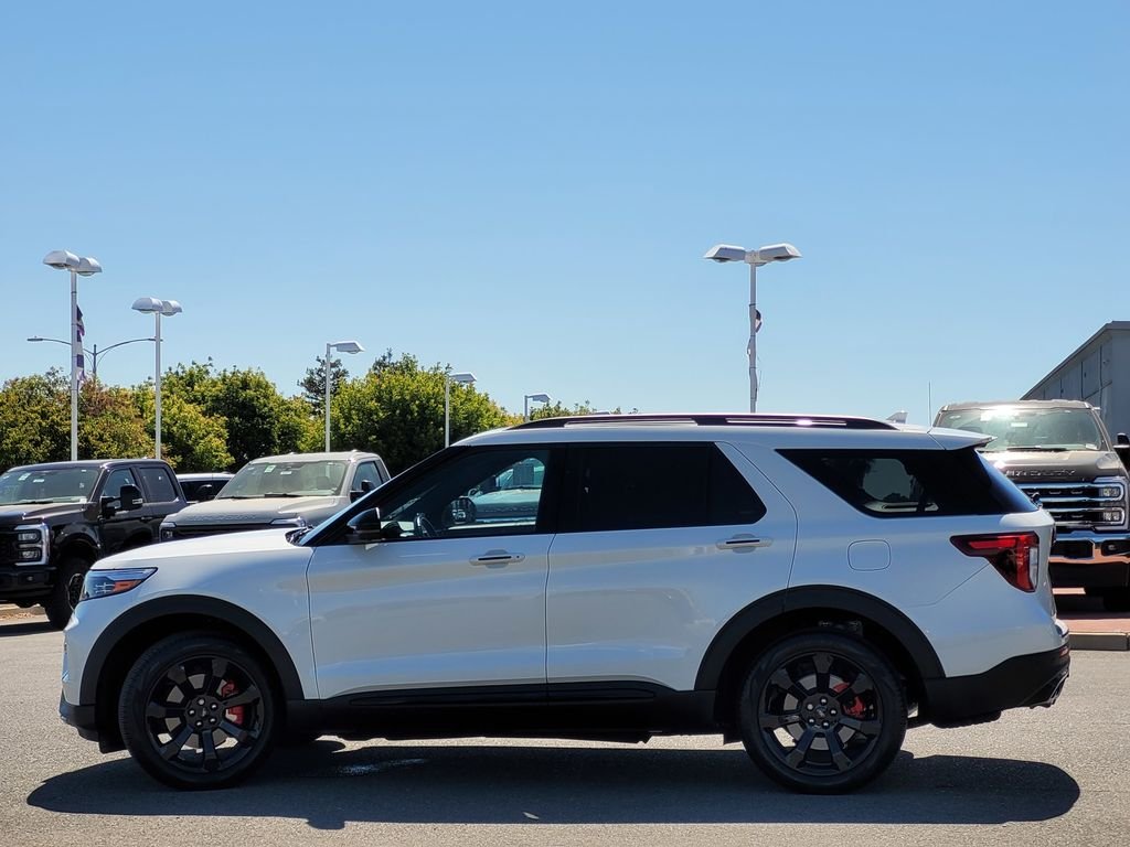 2023 Ford Explorer ST - Photo 7