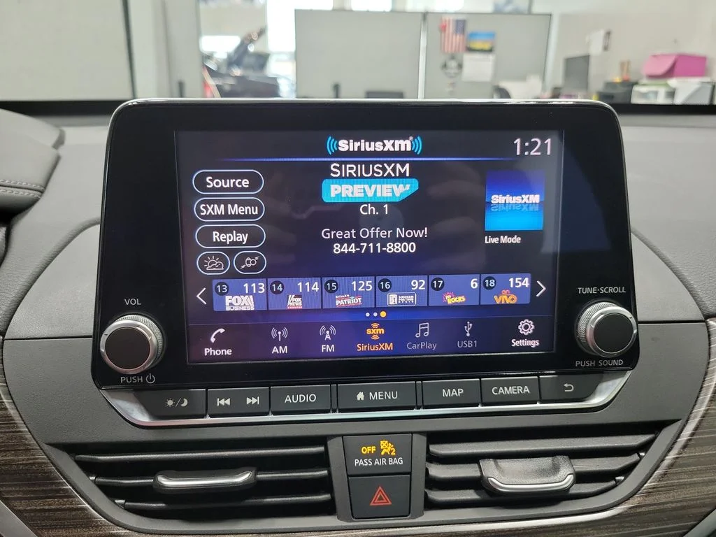 Used 2020 Silver Nissan 2.5 SL image 41