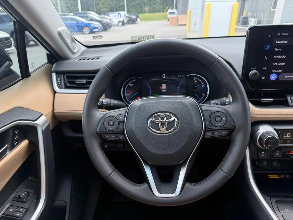 Used 2024 Blue Toyota XLE Premium image 9