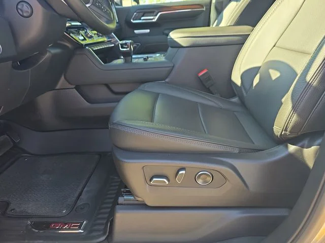 Used 2024 Silver GMC Denali image 29