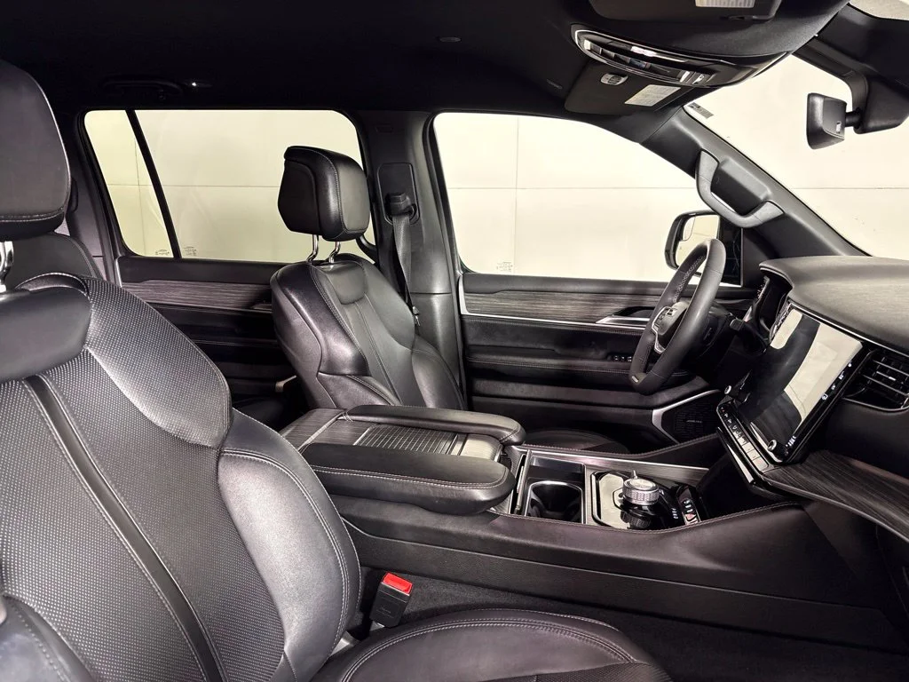 Used 2024 White Jeep Series II image 19