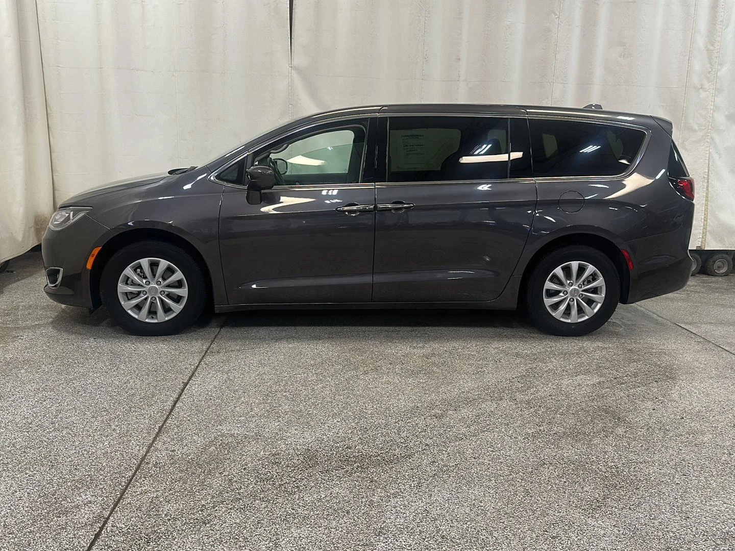 Used 2019 Chrysler Pacifica Touring Plus with VIN 2C4RC1FG9KR706188 for sale in Waconia, Minnesota