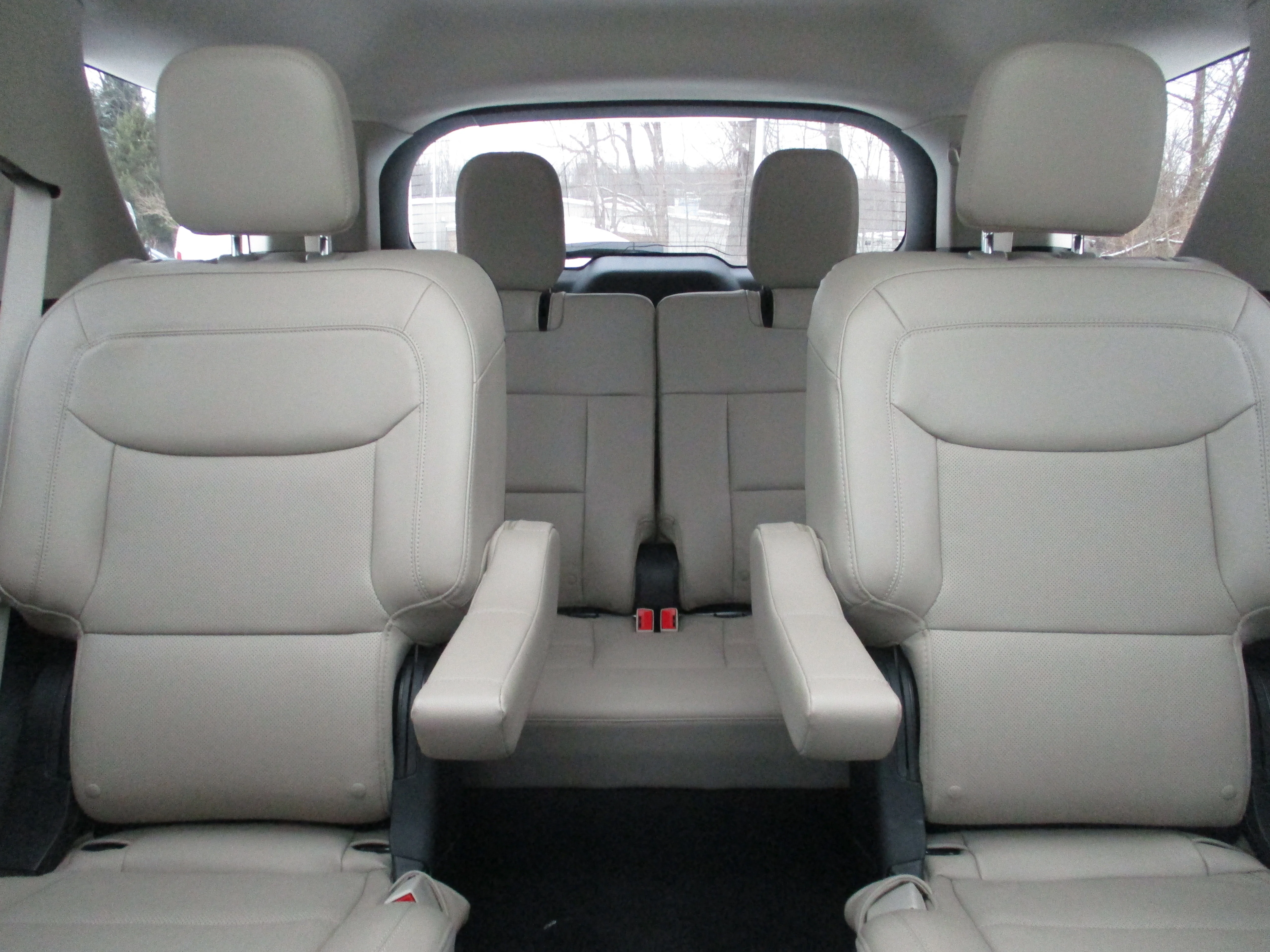 Used 2022 Star White Metallic Tri-Coat Ford Limited image 63