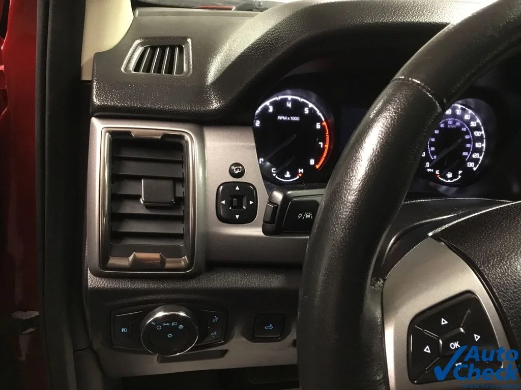 Used 2020 Red Ford XLT image 28
