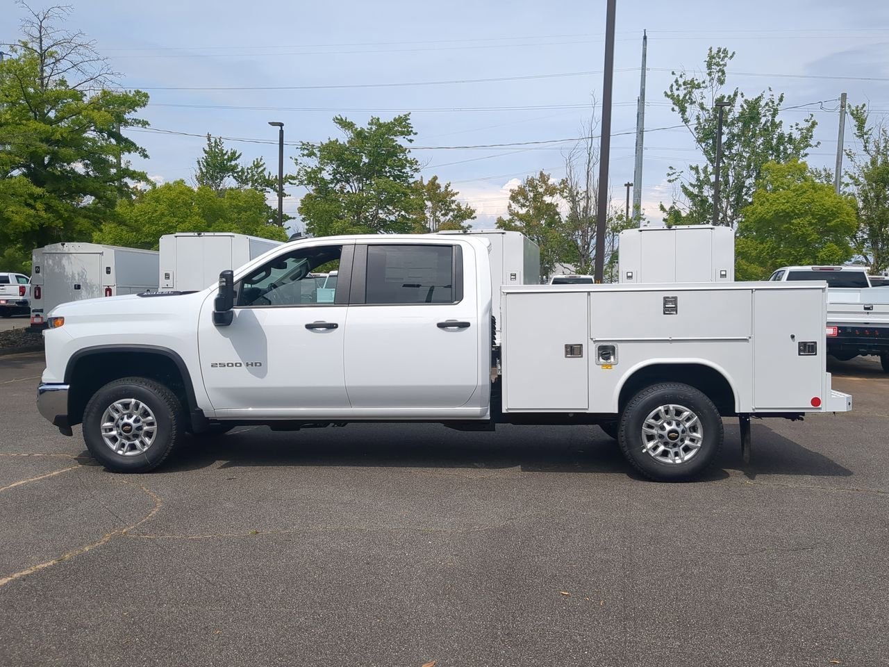 New 2026 Summit White Chevrolet Work Truck image 5