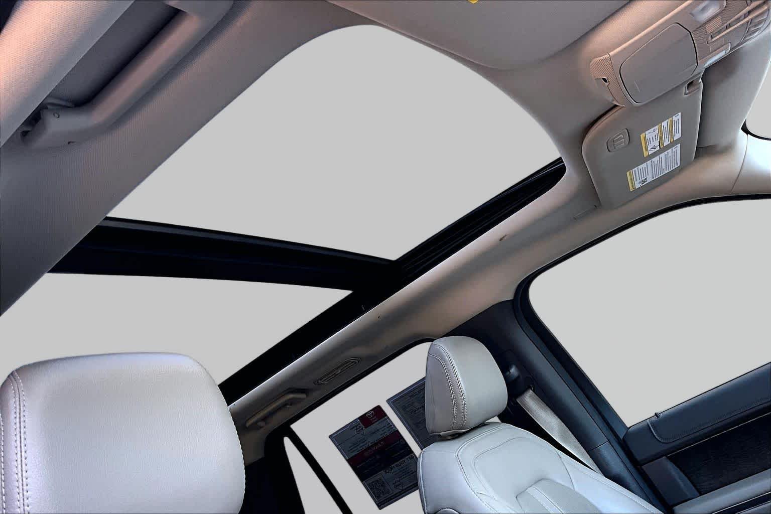 Used 2021 Star White Metallic Tri-Coat Ford Limited image 14