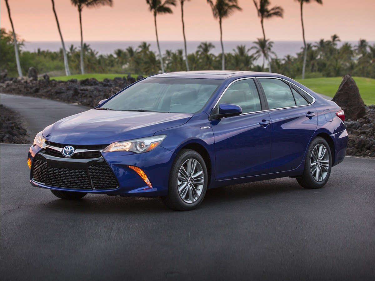 Used 2015  Toyota  image 3