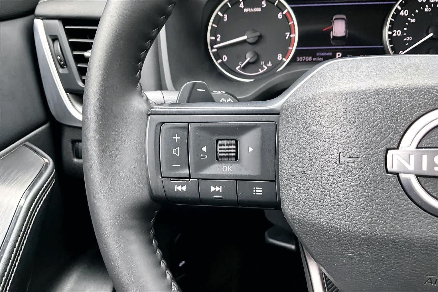 Used 2025 Super Black Nissan SV image 22
