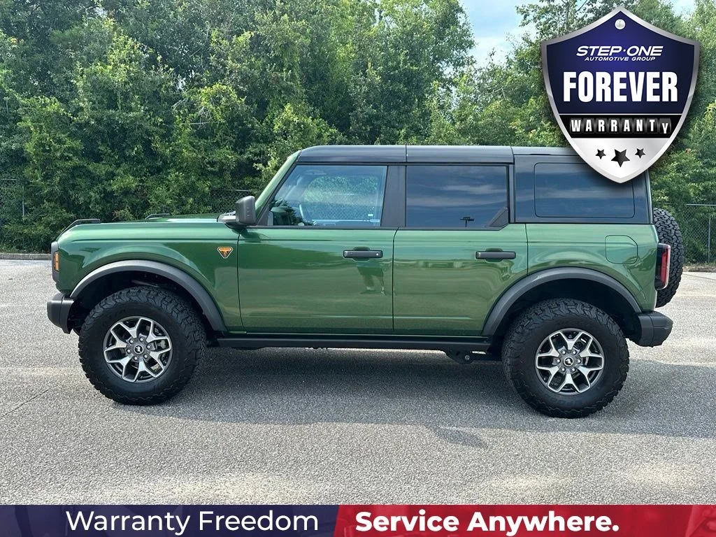 Used 2025 Green Ford Badlands image 4