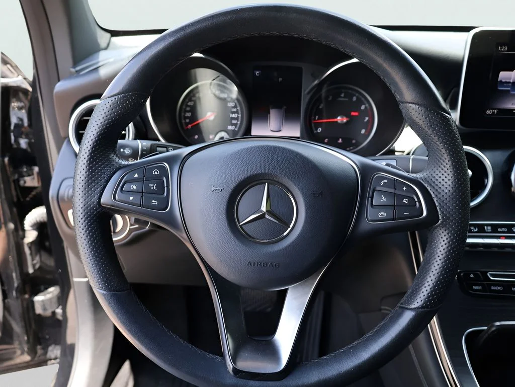 Used 2019 Black Mercedes-Benz GLC 300 image 27
