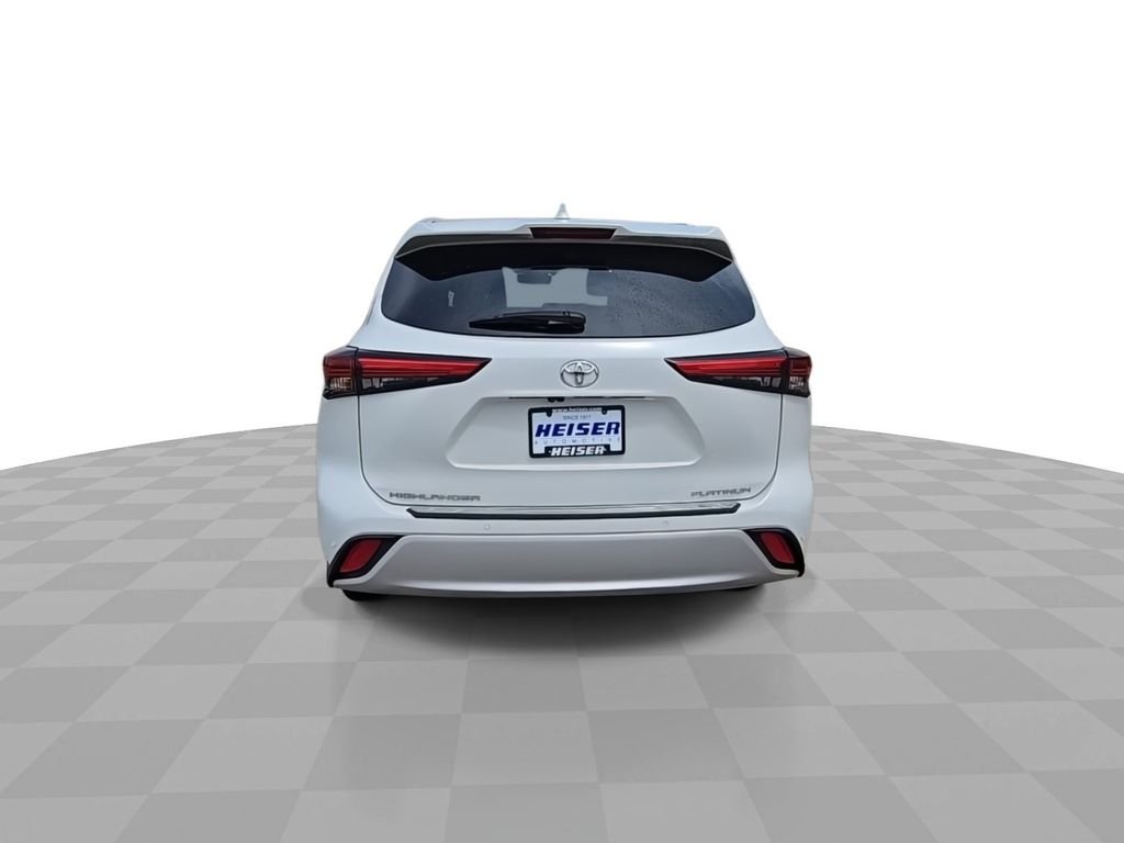 Used 2025  Toyota Platinum image 7