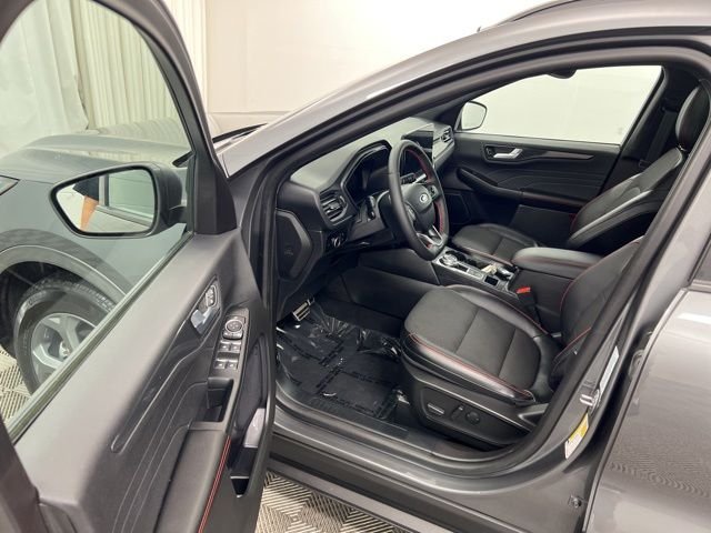 Used 2023 Carbonized Gray Metallic Ford ST-Line image 12