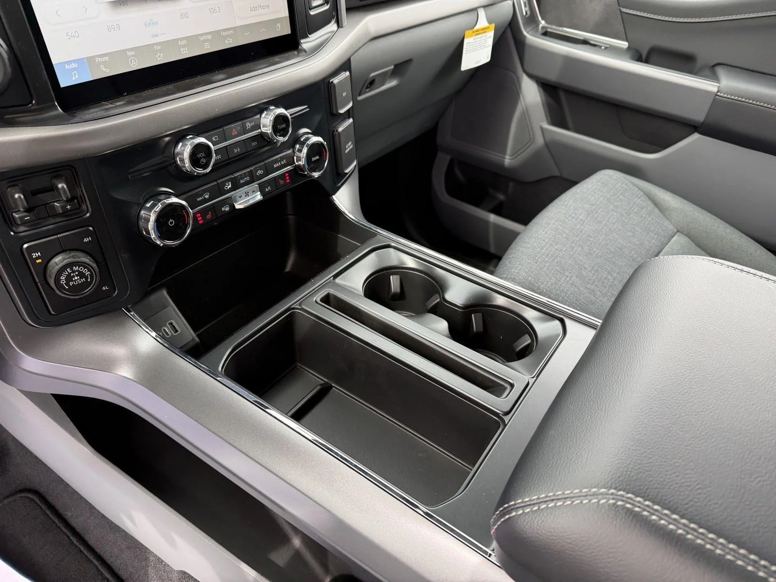 New 2026 Avalanche Ford XLT image 25