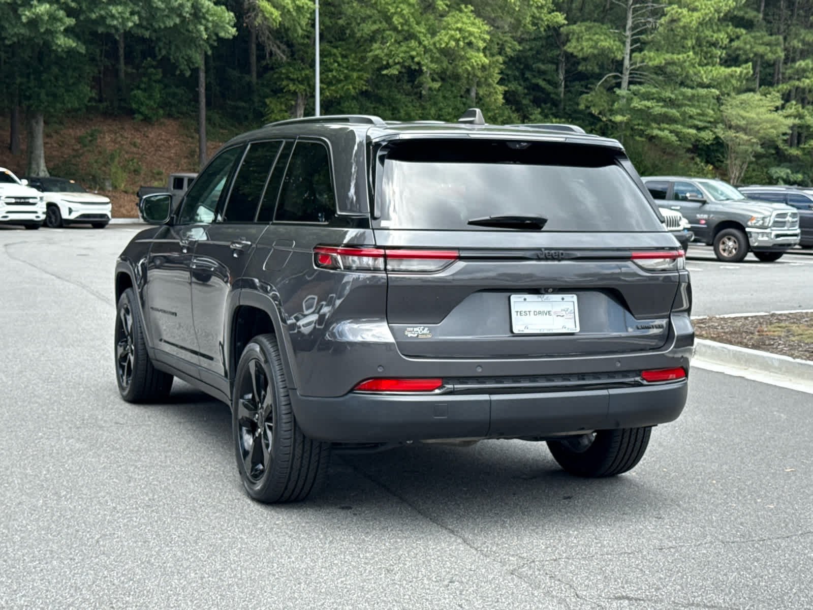 Used 2023 Baltic Gray Metallic Clearcoat Jeep Limited image 3