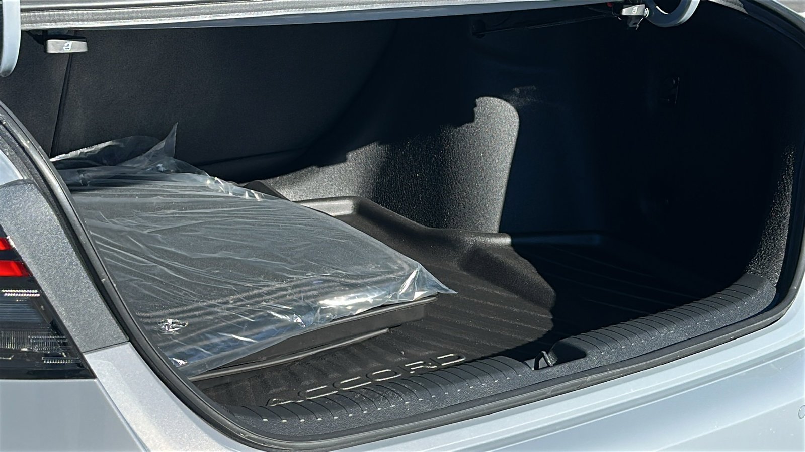 2025 Honda Accord Hybrid EX-L - Photo 27