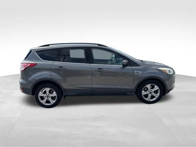 Used 2014 Gray Ford SE image 5