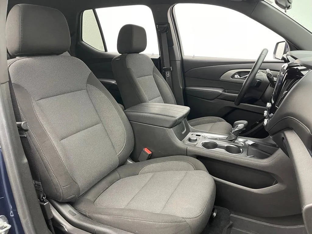 Used 2023 Northsky Blue Metallic Chevrolet LT Cloth image 33