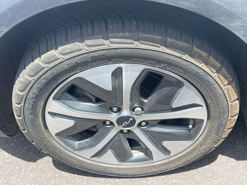 Used 2022 Blue Kia EX Premium image 16