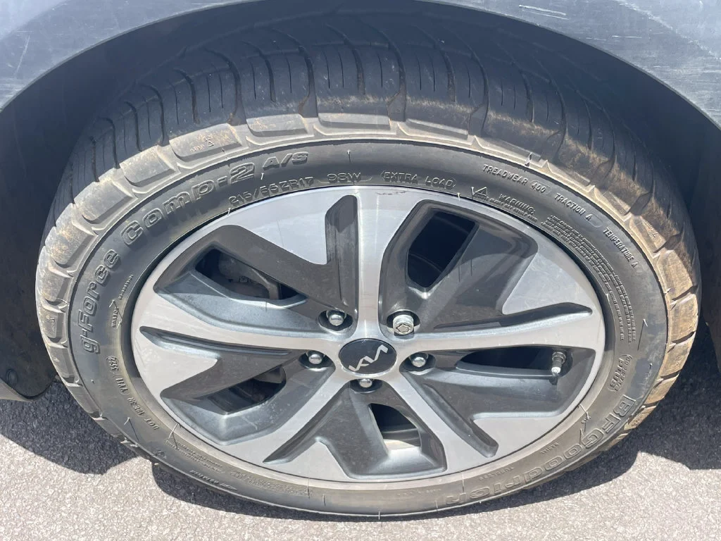Used 2022 Blue Kia EX Premium image 16
