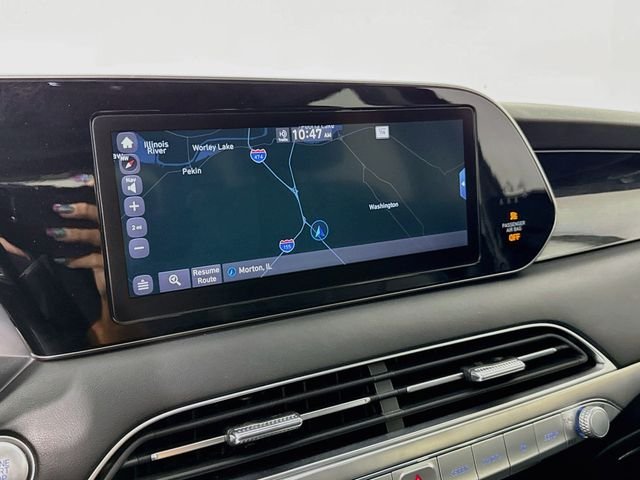 Used 2021 Black Hyundai Limited image 13