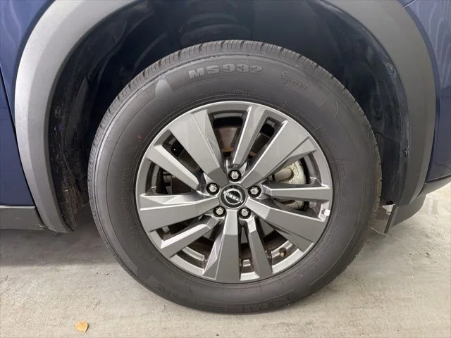 Used 2024 Deep Ocean Blue Pearl Nissan SV image 11