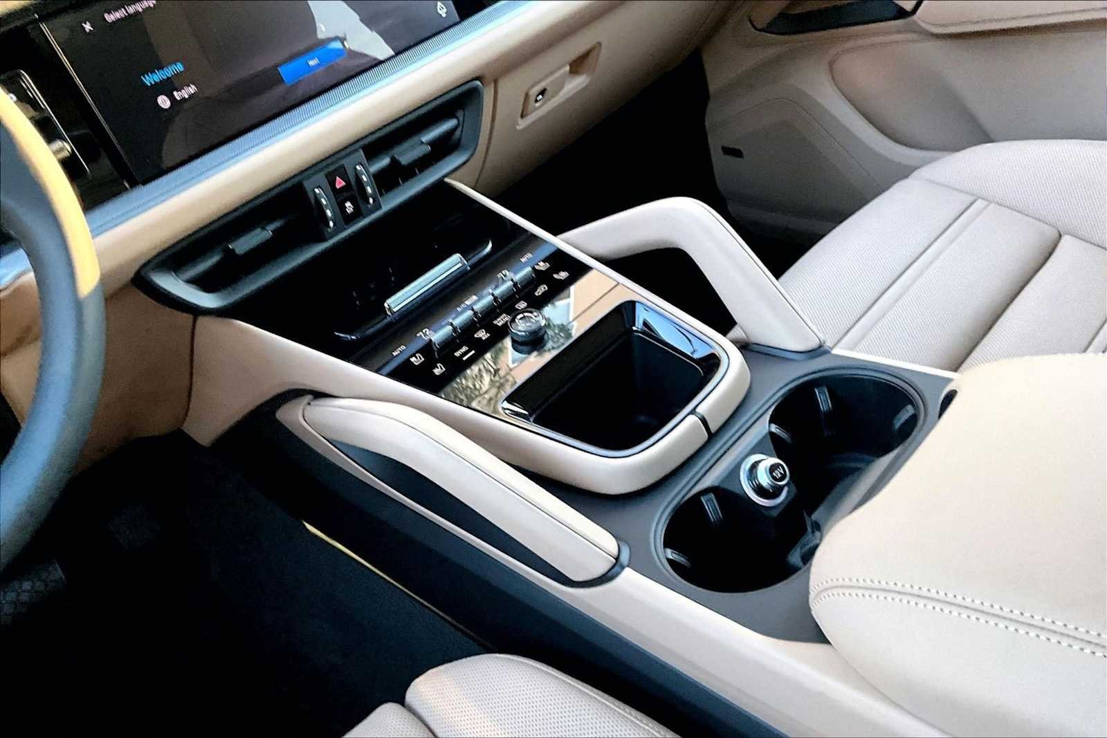 2026 Porsche Cayenne Base - Photo 17