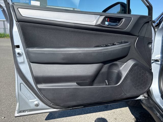 Used 2019 Ice Silver Metallic Subaru 2.5i Premium image 18