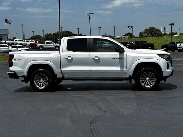 Used 2024 White Chevrolet LT image 8
