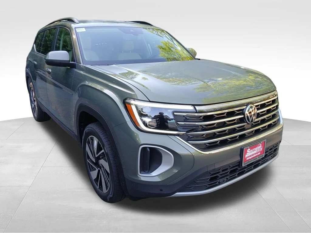 New 2026 Green Volkswagen SE w/Technology image 7