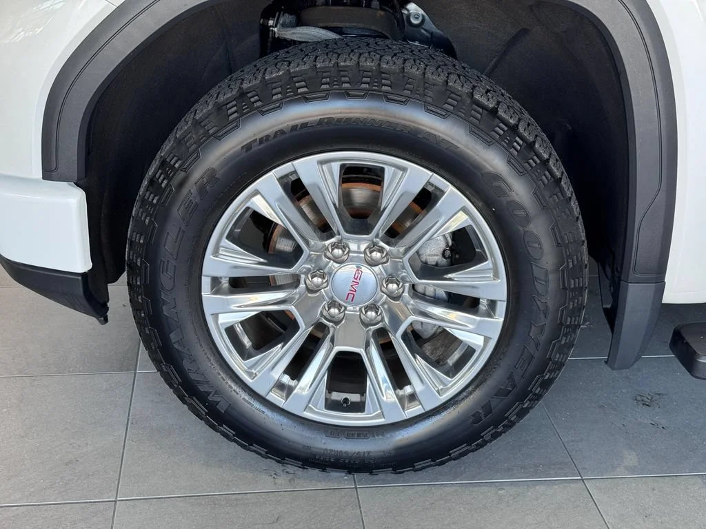 Certified Used 2023 White Frost Tricoat GMC Denali image 4