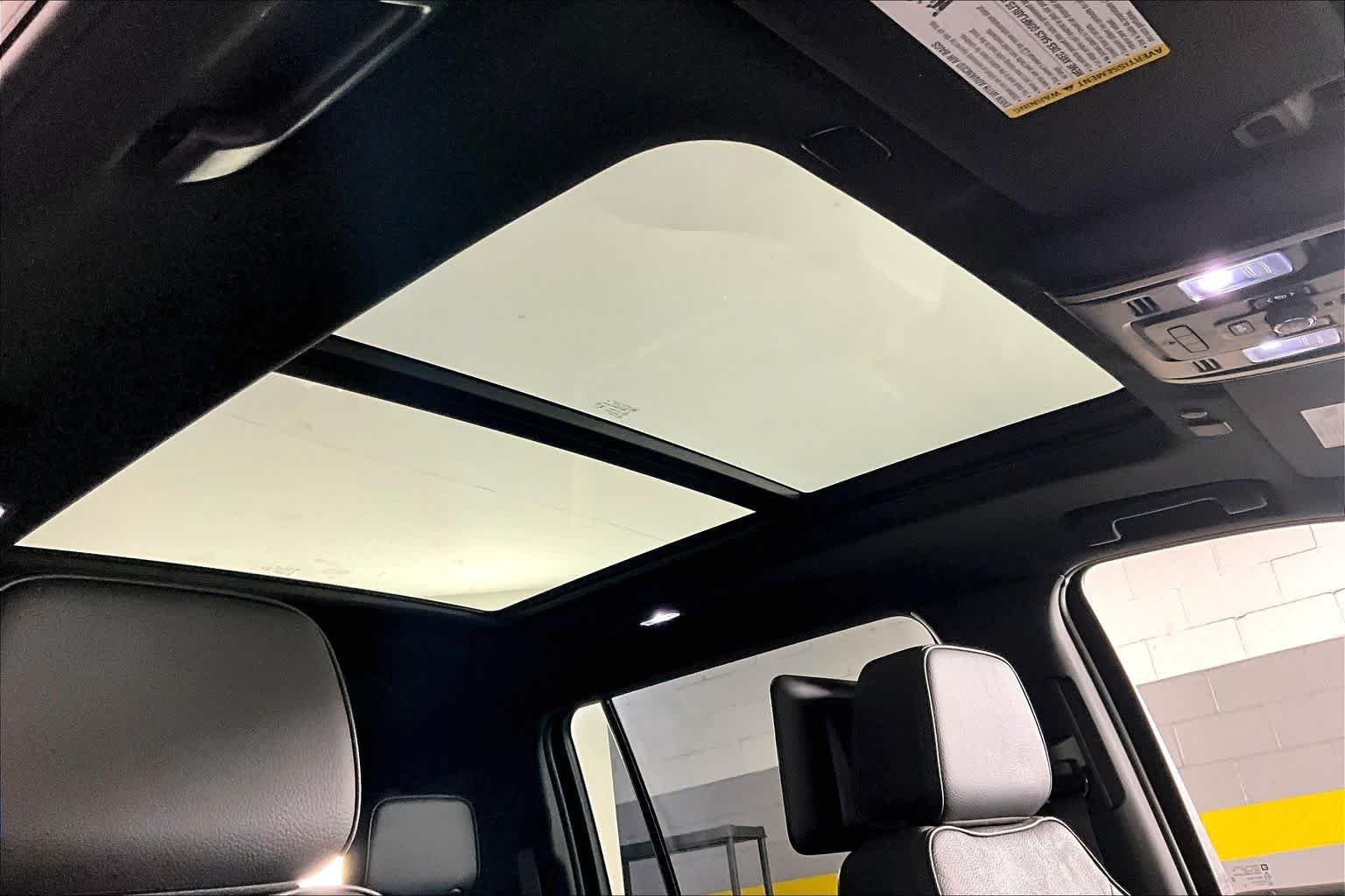 2024 GMC Yukon XL Denali - Photo 13
