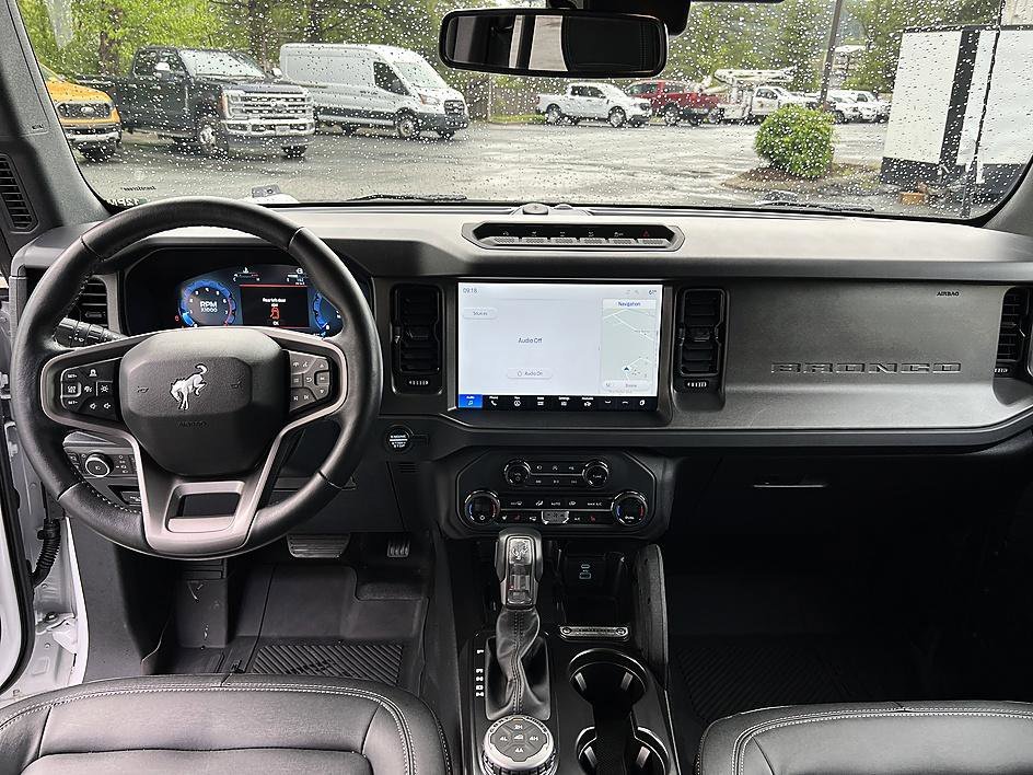 Used 2025 Oxford White Ford Badlands image 13