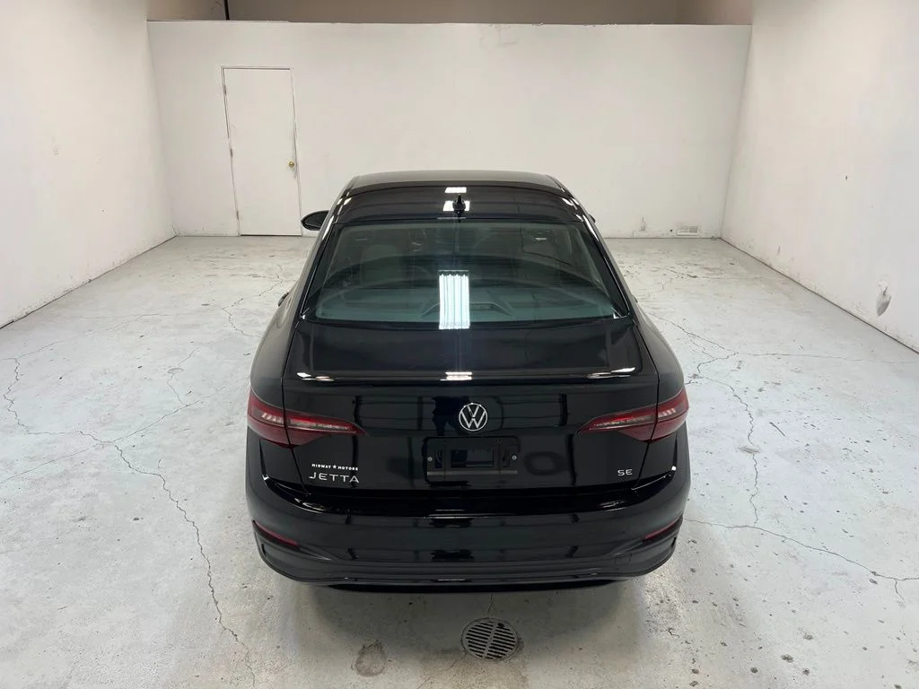 Used 2024 Black Volkswagen 1.5T SE image 4