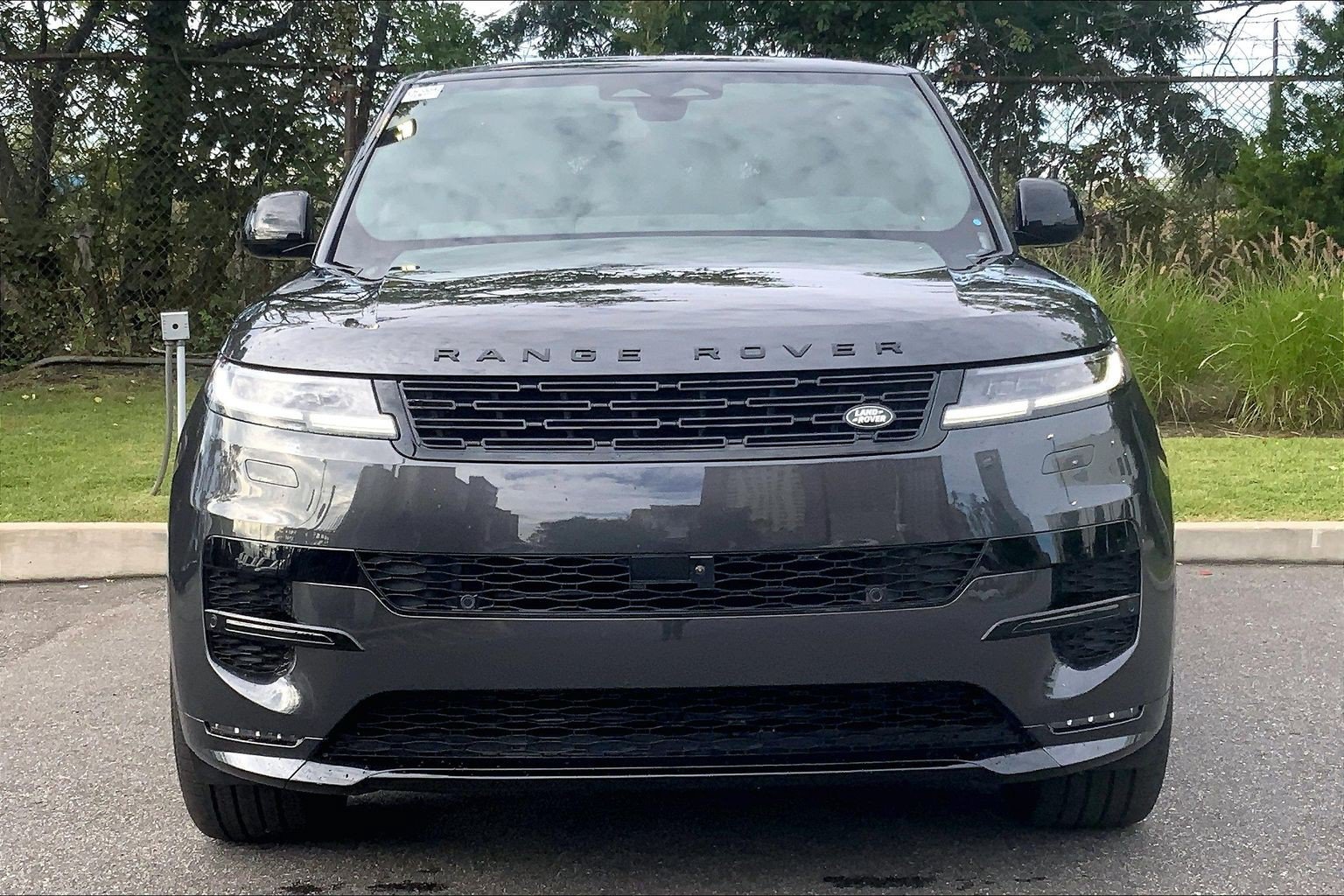 New 2027 Carpathian Grey Land Rover Dynamic SE image 3