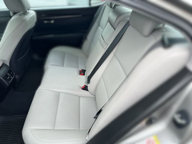 Used 2018 Silver Lexus 350 image 25